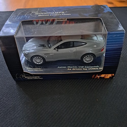 Minichamps aston martin v12 - aston,