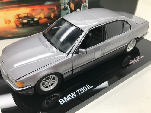 Minichamps james bond - 1:24,