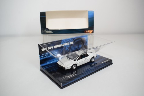 C37 minichamps 400 135220 - 1:43,