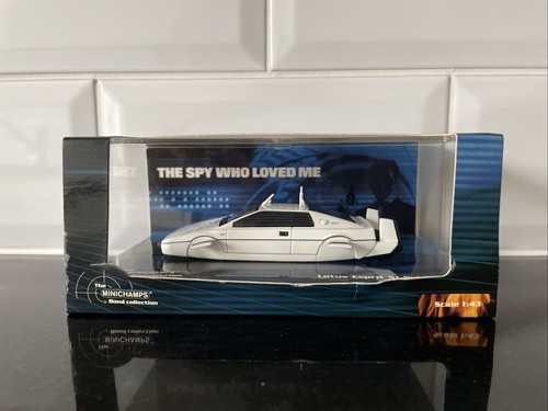 Minichamps scale james - 1:43,