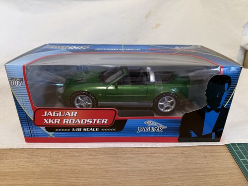 James bond 007 jaguar xkr - 007,